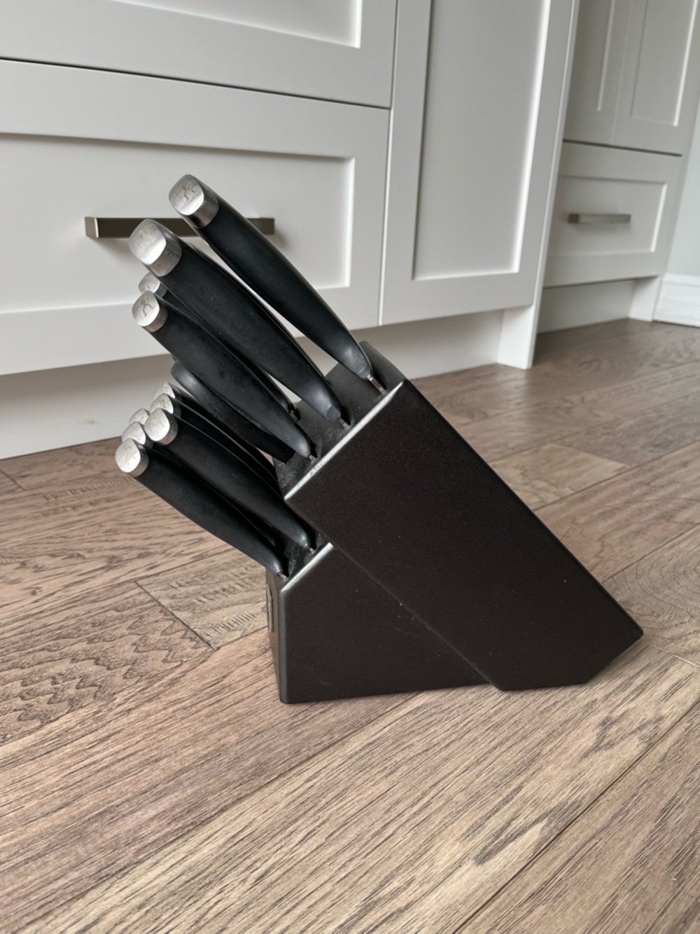 Henckels Signature 14-Piece Knife Block Set - Black - Picture 2 of 7